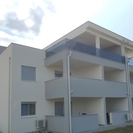 Villa Gabriel Нин Екстериор снимка